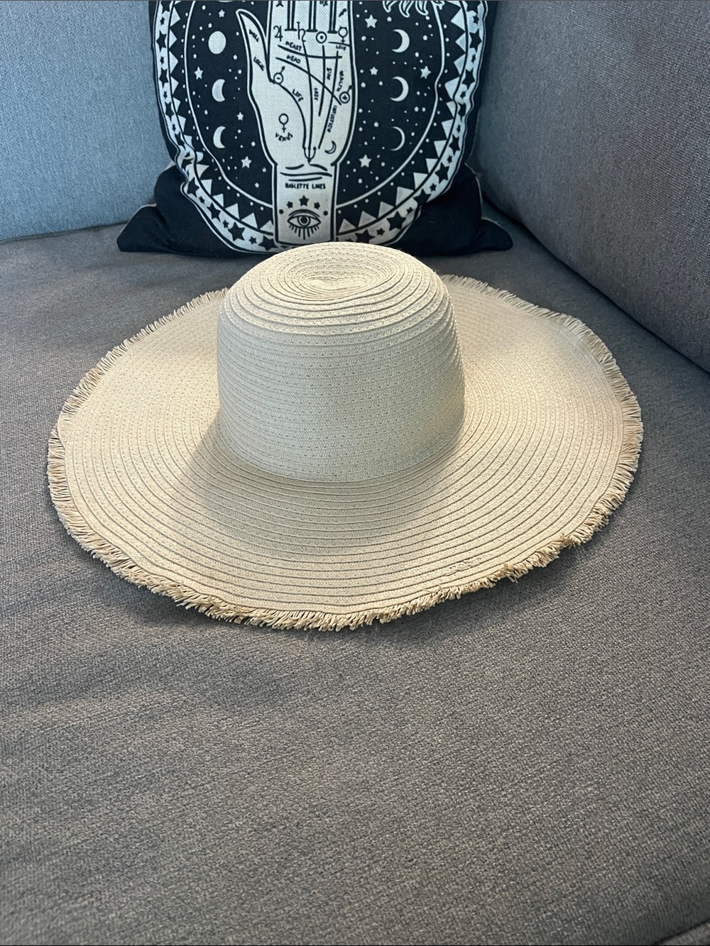 Primark NWOT  Women’s Wide Brim Straw wSun Hat - Cream